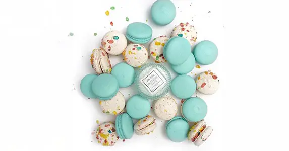 Ontdek de nieuwe zoete collectie Macaron geurkaarsen van Voluspa!