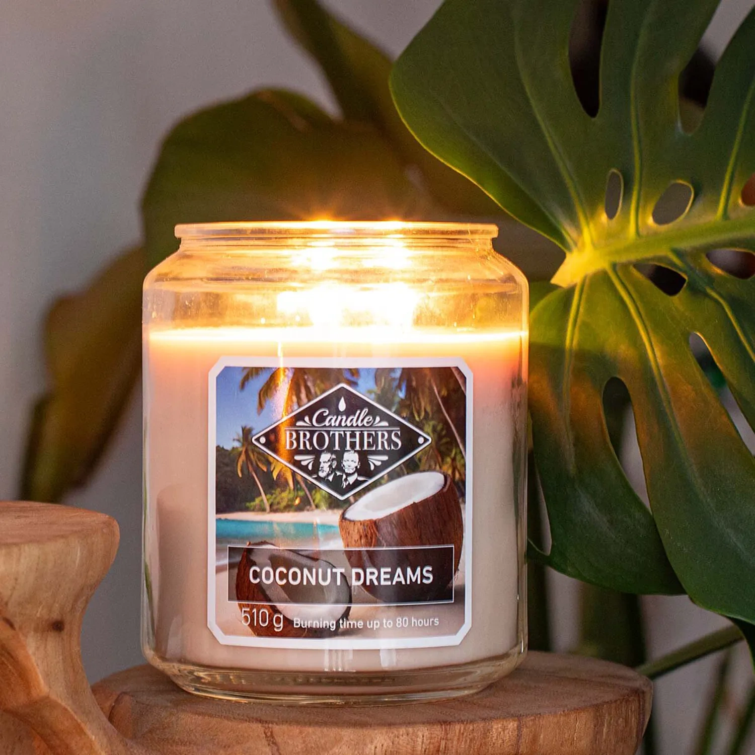 Свеча кокос ароматическая для дома в кокосовой скорлупе