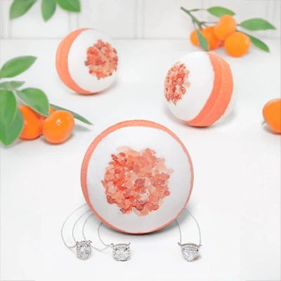 Charmed Aroma Tangerine bijou bombe de bain avec collier en argent sterling 925