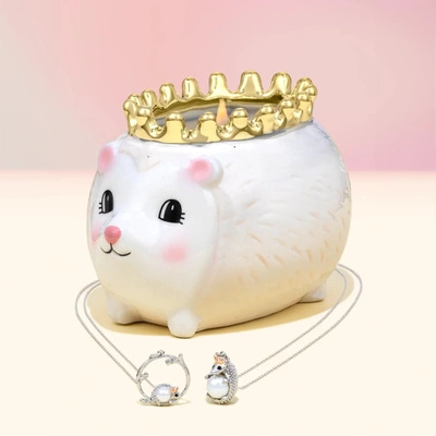 Svíčka se šperkem jako dárek Náhrdelník ježek Hedgehog Queen Charmed Aroma
