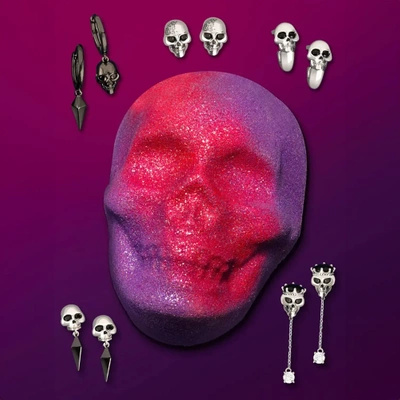 Bomba do kúpeľa so šperky náušnice Lebka Skull Charmed Aroma