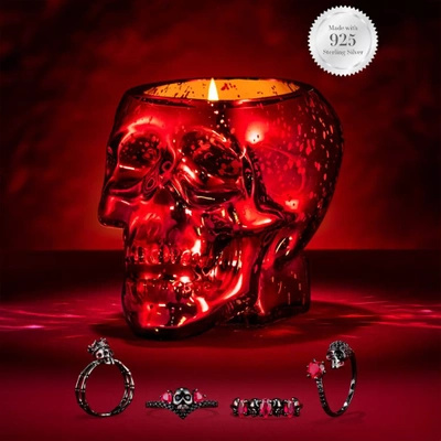 Svíčka s prstenem Charmed Aroma vonící sójová lebka Halloween - Blood Red Plum Skull