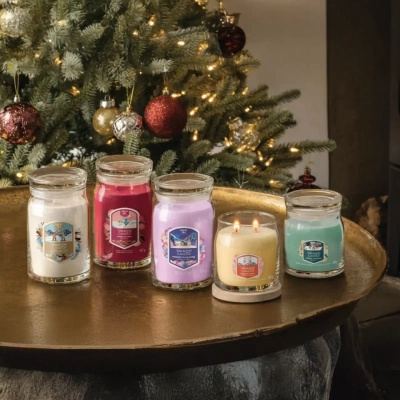 Yankee Candle vidutinio kvapo žvakė stikliniame inde 368 g - Warm Cashmere