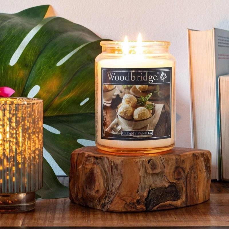 Vanilla scented candle in glass large Woodbridge - Creamy Vanilla