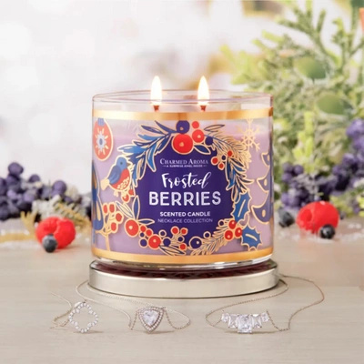 Vánoční svíčka se šperky Charmed Aroma sojová vonná Náhrdelník – Mražené bobule Frosted Berries