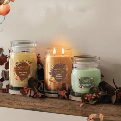 Yankee Candle candela profumata media in vaso di vetro 368 g - Warm Cashmere