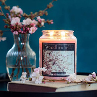 Gėlių kvapo žvakė stiklinėje didelė Woodbridge - Cherry Blossom