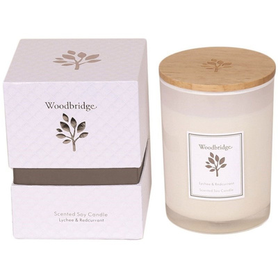 Sojowa świeca zapachowa w mlecznym szkle na prezent pakowana w pudełko prezentowe Lychee Redcurrant Woodbridge Candle 270 g