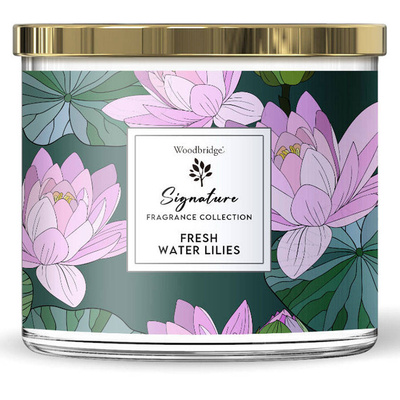 Candela profumata grande in vetro con tre stoppini Candela Fresh Water Lillies Woodbridge 410 g